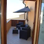 Gioia Near Downtown Apartman *