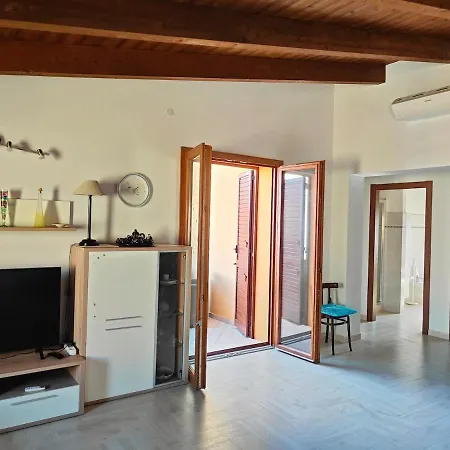 Gioia Near Downtown Apartment